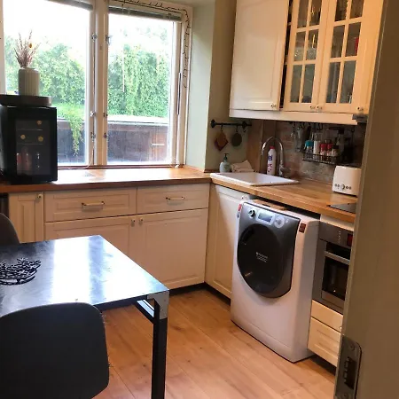 Skandinavisk Og Moderne Lejlighed Med Egen Have Og- Gratis Parkering Apartmán *