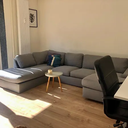 Skandinavisk Og Moderne Lejlighed Med Egen Have Og- Gratis Parkering *